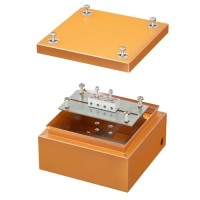 Коробка стальная FS с гладкими стенками и клеммниками, IP66,150х150х80мм,4р, 450V,6A, 4мм.кв. FSB30404 DKC