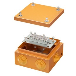 Коробка стальная FS с кабельными вводами и клеммниками,IP55,150х150х80мм,4р, 450V,20A,10мм.кв, нерж.контакт FSK31410 DKC