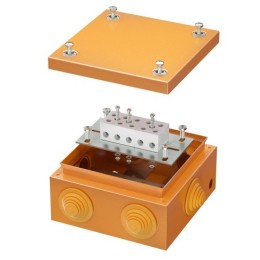 Коробка стальная FS с кабельными вводами и клеммниками,IP55,150х150х80мм, 5р, 450V,30A,16мм.кв FSB31516 DKC