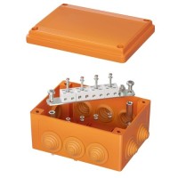 Коробка пластиковая FS с кабельными вводами и клеммниками, IP55, 150х110х70 мм, 8р, 450V, 6A,4 мм2 FSB21804 DKC