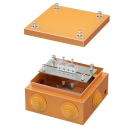Коробка стальная FS с кабельными вводами и клеммниками, IP55,150х150х80мм,4р, 450V,6A, 4мм.кв. FSB31404 DKC
