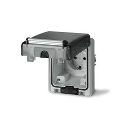 Розетка панельная. Компактная. Защита IP66 с вставленной вилкой DIS5706407 DKC
