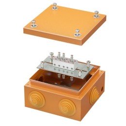 Коробка стальная FS с кабельными вводами и клеммниками,IP55,150х150х80мм,5р, 450V,10A, 6мм.кв. FSB31506 DKC
